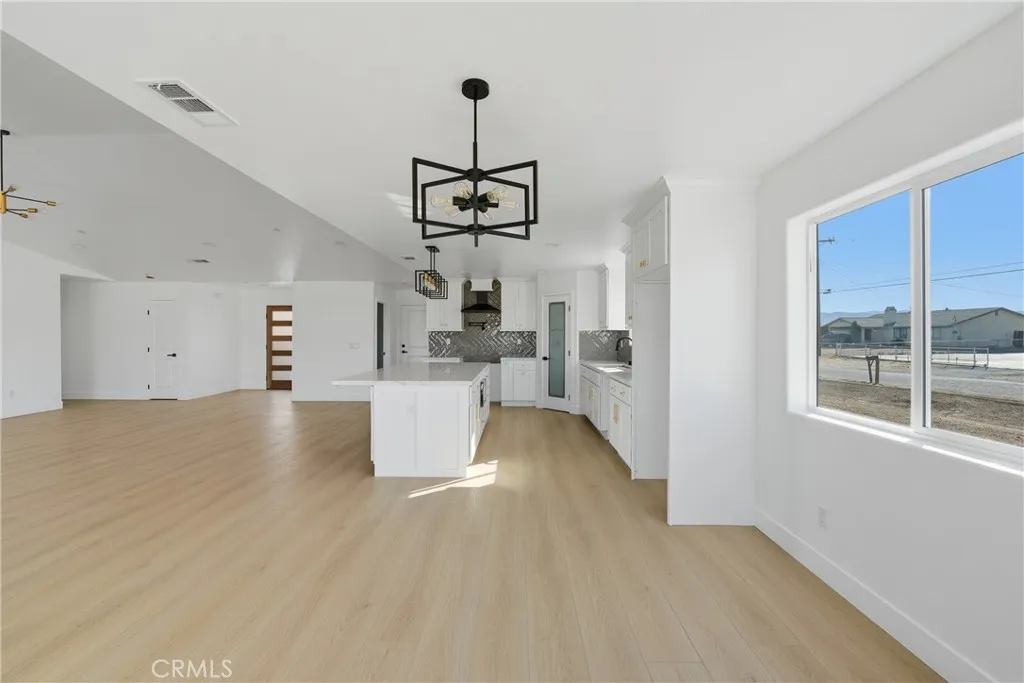 11412 Calcite Street, Hesperia, California 92345 home-pic-10