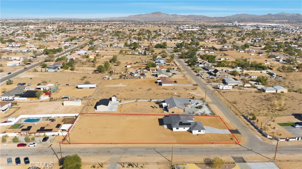 11412 Calcite Street, Hesperia, California 92345 home-pic-2