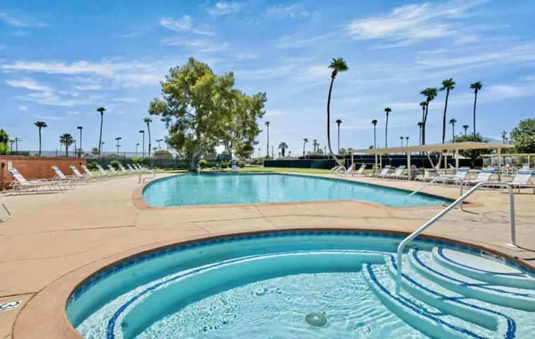 89 TRI PALM ESTATE SPA