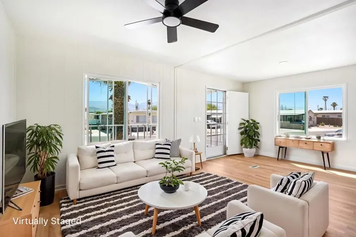 02 LIVING ROOM STAGED