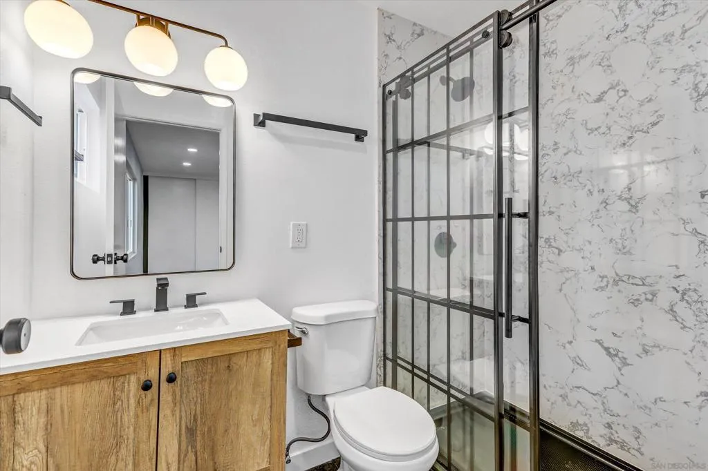 3845 Groton St 4, San Diego, California 92110 home-pic-12