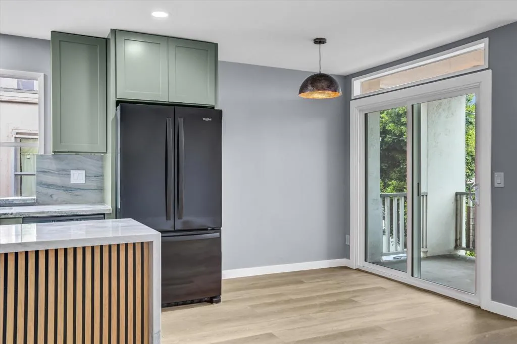 3845 Groton St 4, San Diego, California 92110 home-pic-7
