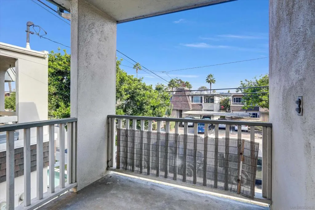 3845 Groton St 4, San Diego, California 92110 home-pic-16
