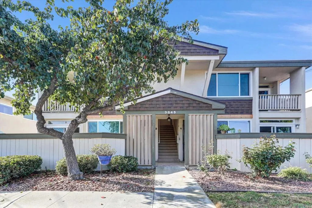 3845 Groton St 4, San Diego, California 92110 home-pic-20