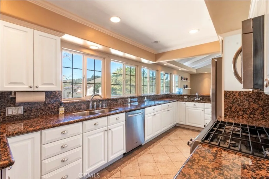 1954 Brook Ln., Paso Robles, California 93446 home-pic-8