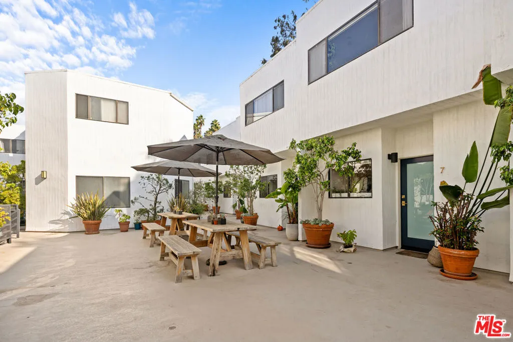 2500 Abbot Kinney Boulevard 7, Venice, California 90291 home-pic-18