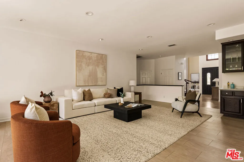 7825 Cowan Avenue, Los Angeles, California 90045 home-pic-6