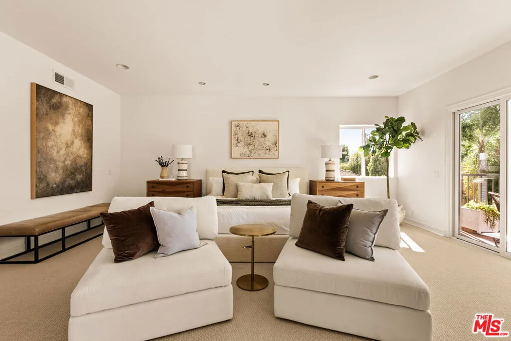 7825 Cowan Avenue, Los Angeles, California 90045 home-pic-17