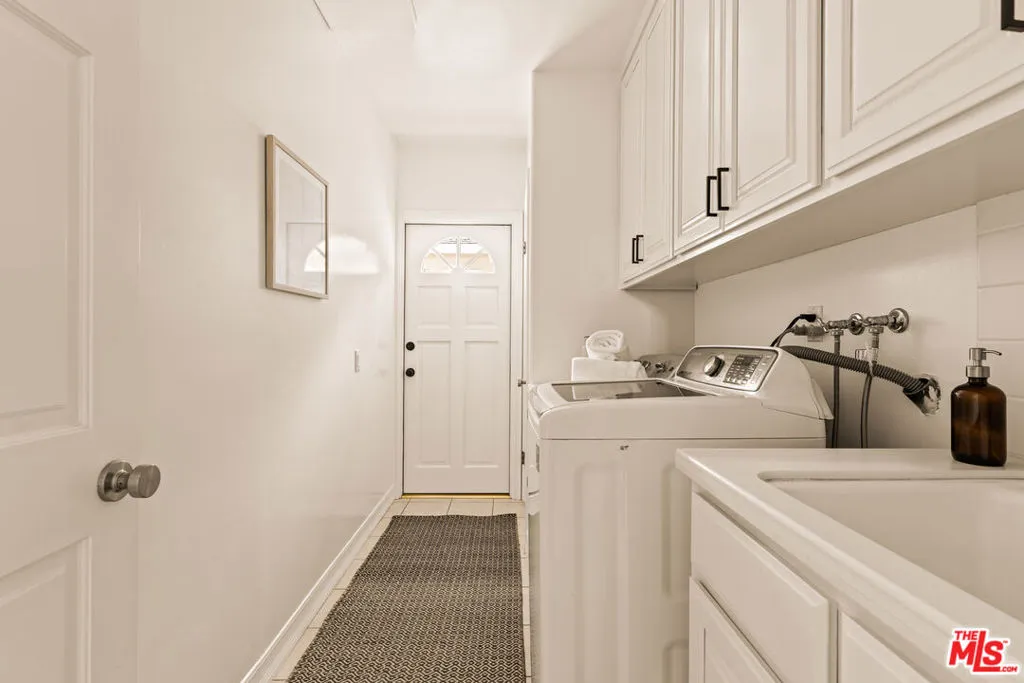 7825 Cowan Avenue, Los Angeles, California 90045 home-pic-29