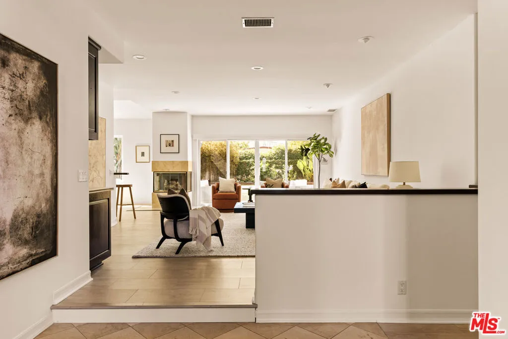 7825 Cowan Avenue, Los Angeles, California 90045 home-pic-7