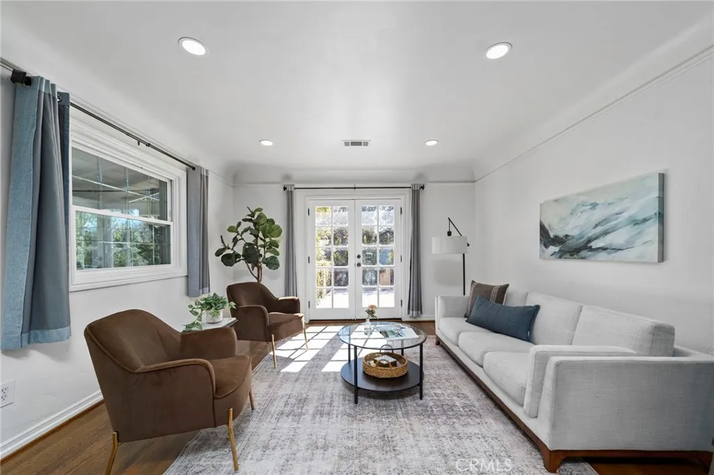 1697 N Allen, Pasadena, California 91104 home-pic-4
