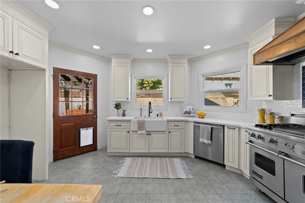 1697 N Allen, Pasadena, California 91104 home-pic-13