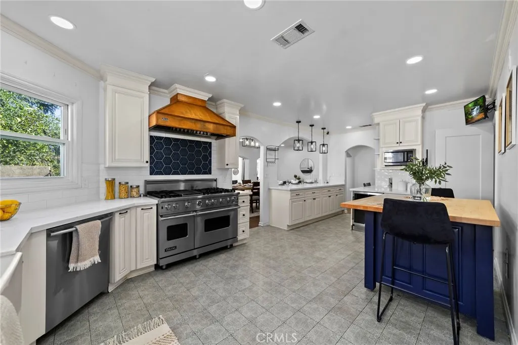 1697 N Allen, Pasadena, California 91104 home-pic-1