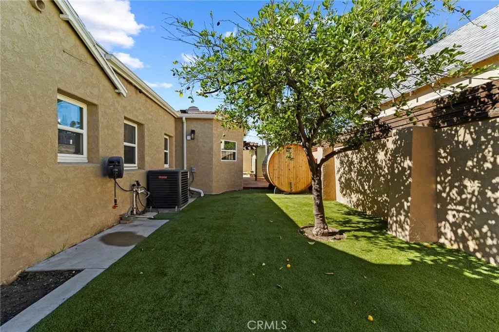 1697 N Allen, Pasadena, California 91104 home-pic-45