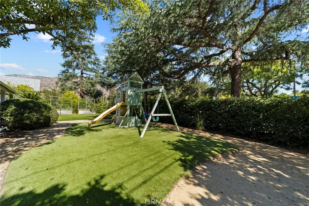 1697 N Allen, Pasadena, California 91104 home-pic-41