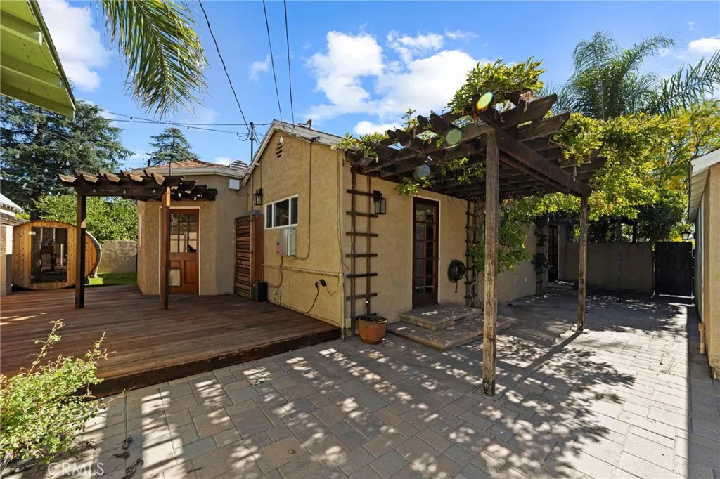 1697 N Allen, Pasadena, California 91104 home-pic-42