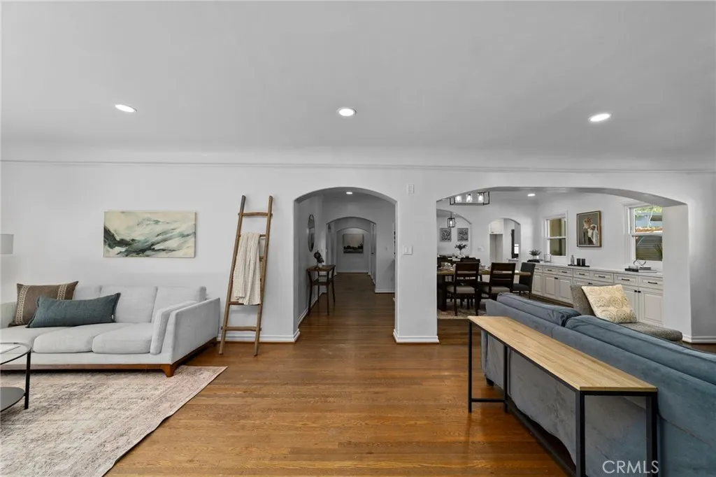 1697 N Allen, Pasadena, California 91104 home-pic-6