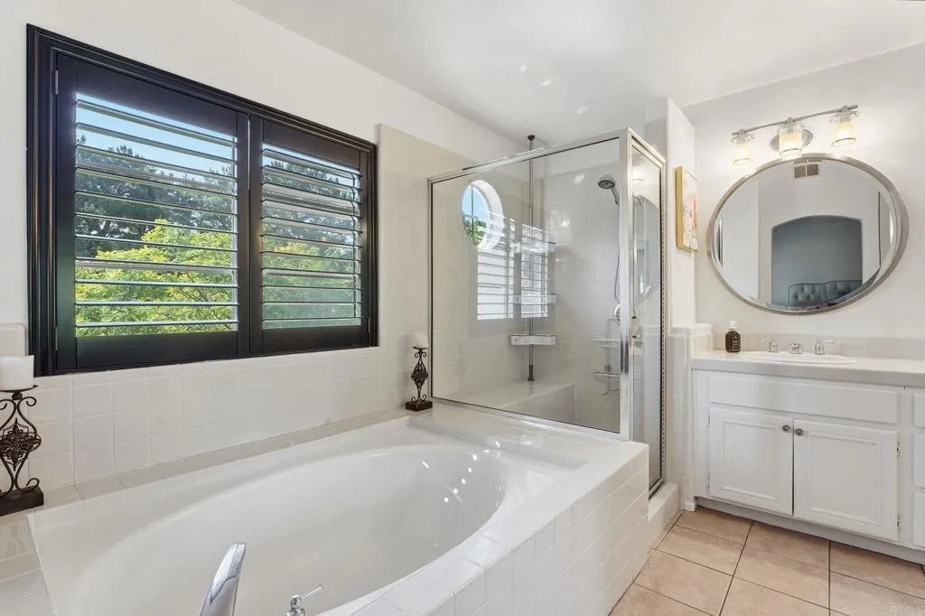 2505 Whispering Palms Loop, Chula Vista, California 91915 home-pic-23