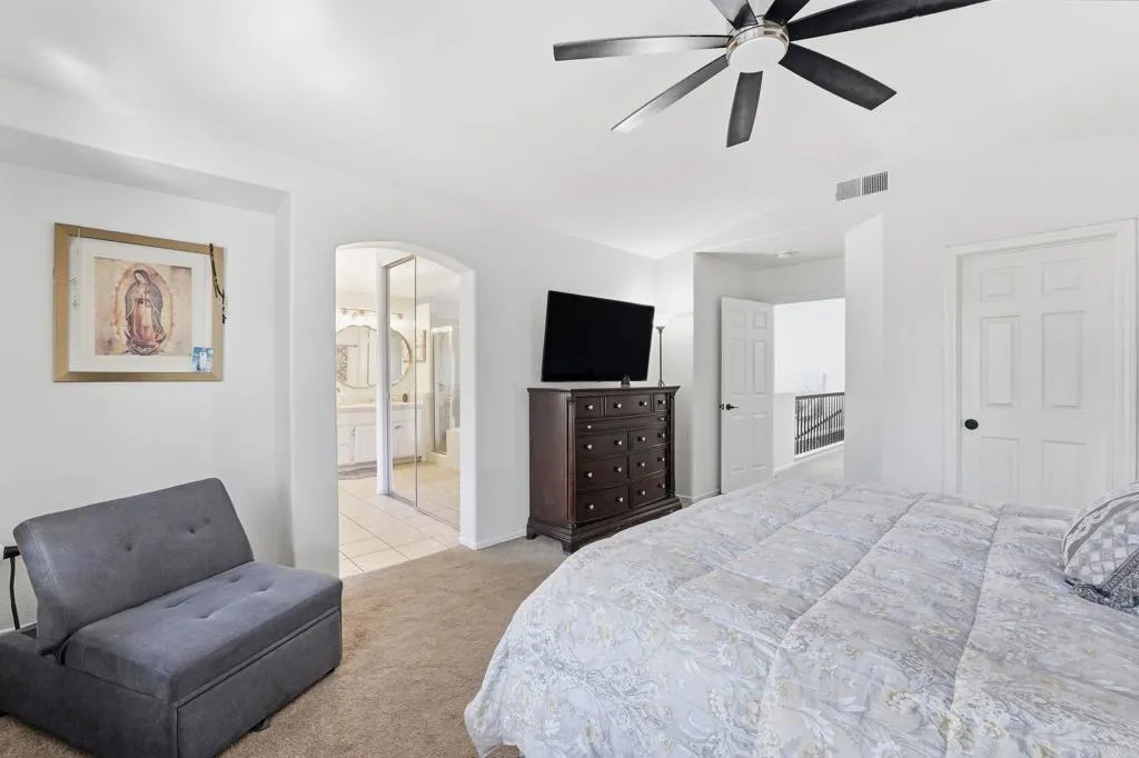 2505 Whispering Palms Loop, Chula Vista, California 91915 home-pic-21
