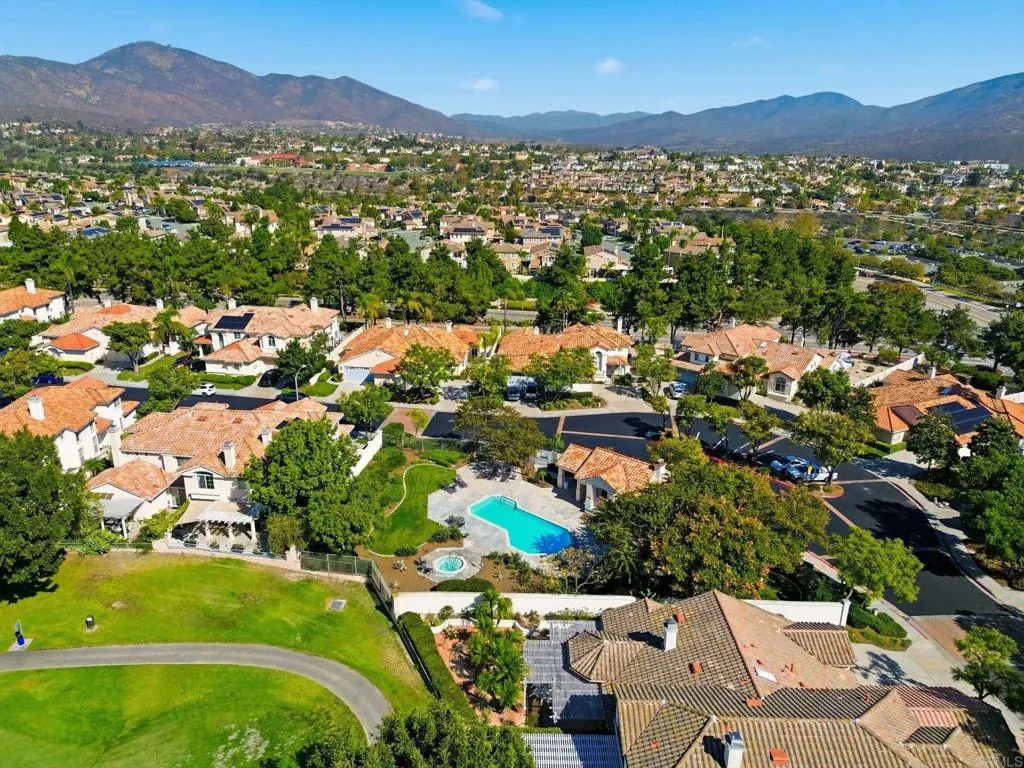 2505 Whispering Palms Loop, Chula Vista, California 91915 home-pic-42