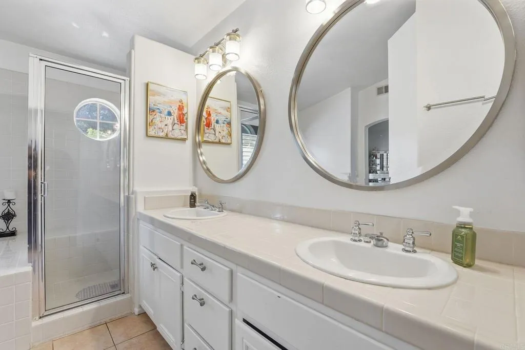2505 Whispering Palms Loop, Chula Vista, California 91915 home-pic-22
