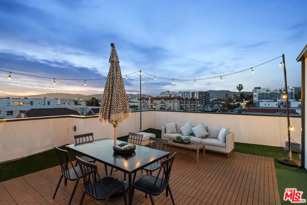 542 1/2 N Serrano Avenue, Los Angeles, California 90004 home-pic-22