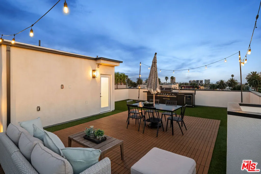 542 1/2 N Serrano Avenue, Los Angeles, California 90004 home-pic-20