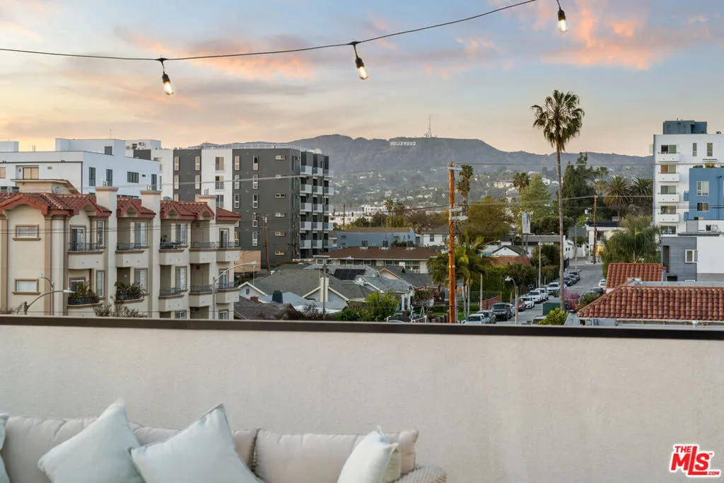 542 1/2 N Serrano Avenue, Los Angeles, California 90004 home-pic-16