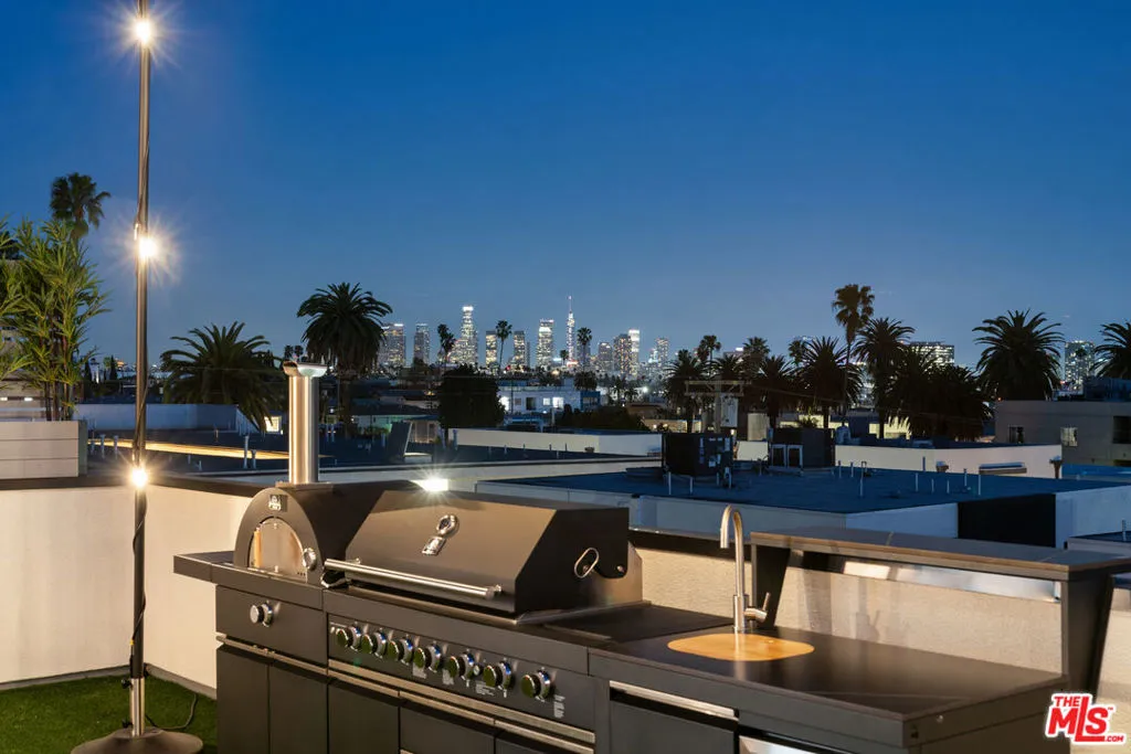 542 1/2 N Serrano Avenue, Los Angeles, California 90004 home-pic-23