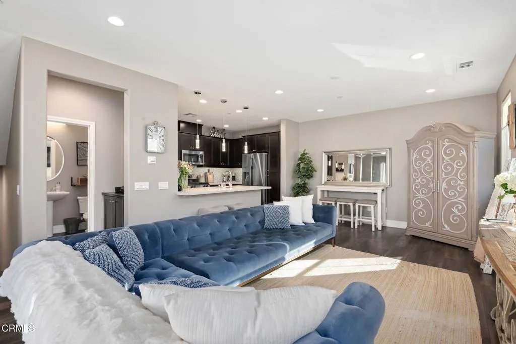 606 Mustang St Street, Camarillo, California 93010 home-pic-6