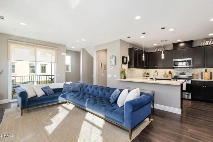 11 - Living Room