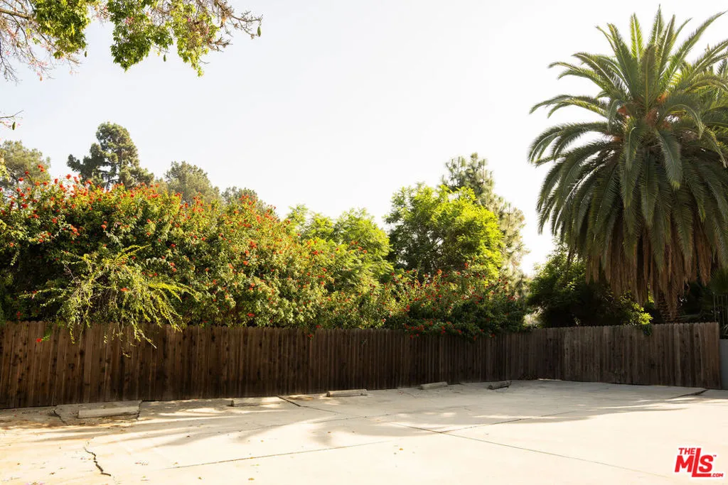 872 Lucile Avenue D, Los Angeles, California 90026 home-pic-19