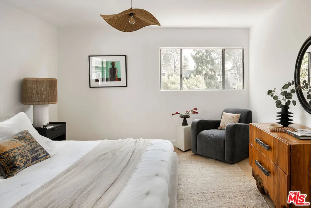 872 Lucile Avenue D, Los Angeles, California 90026 home-pic-8