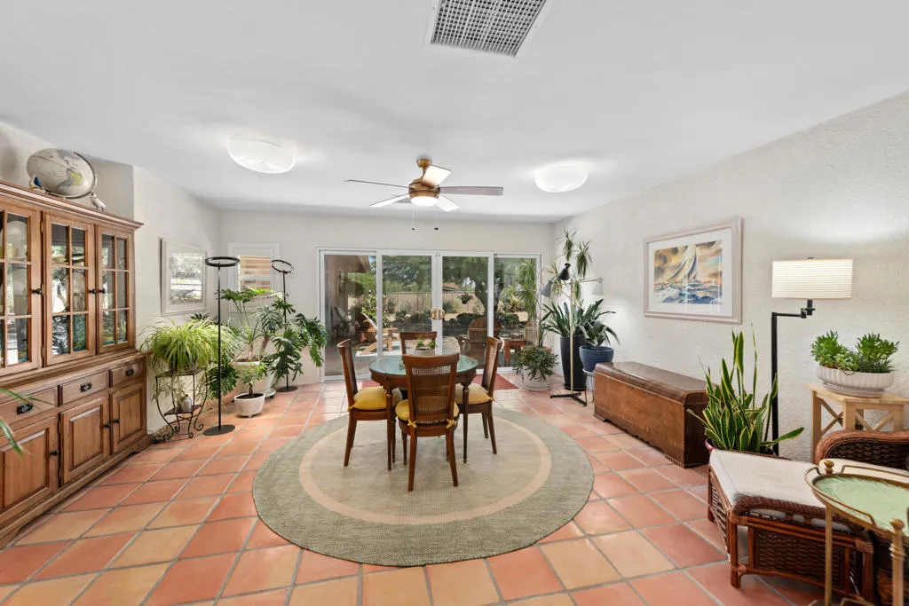 8395 Emerson Avenue, Yucca Valley, California 92284 home-pic-5