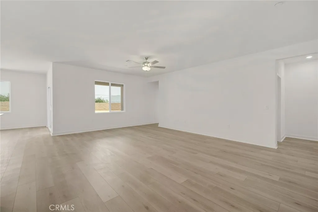 14818 Desert Lily Court, Apple Valley, California 92307 home-pic-5