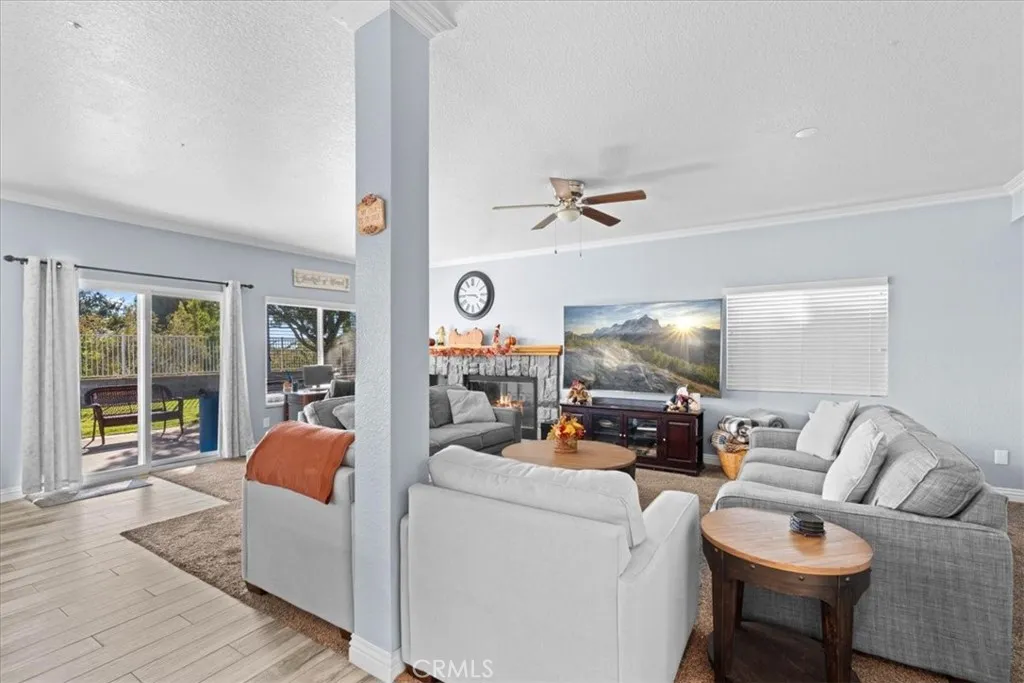 3061 W Comstock Road, San Bernardino, California 92407 home-pic-9