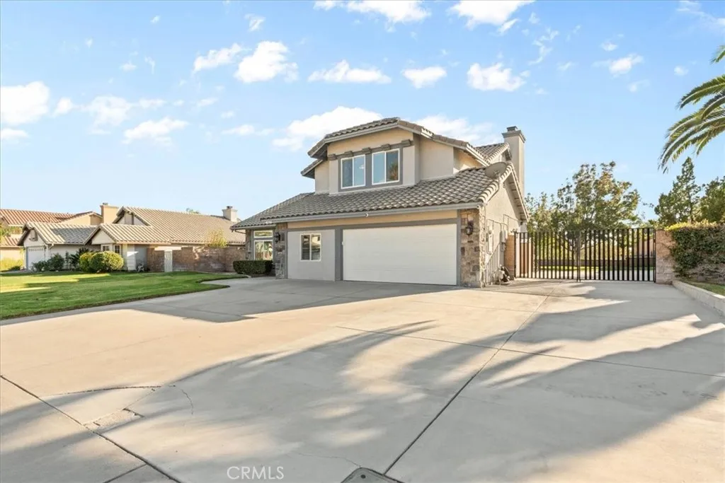 3061 W Comstock Road, San Bernardino, California 92407 home-pic-2