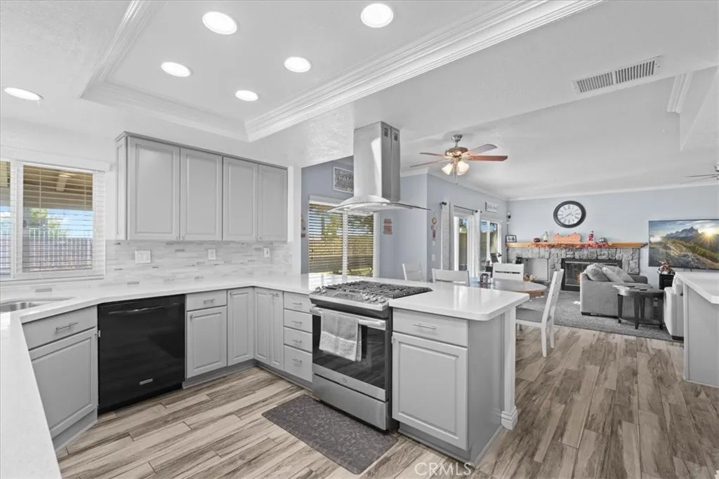 3061 W Comstock Road, San Bernardino, California 92407 home-pic-15