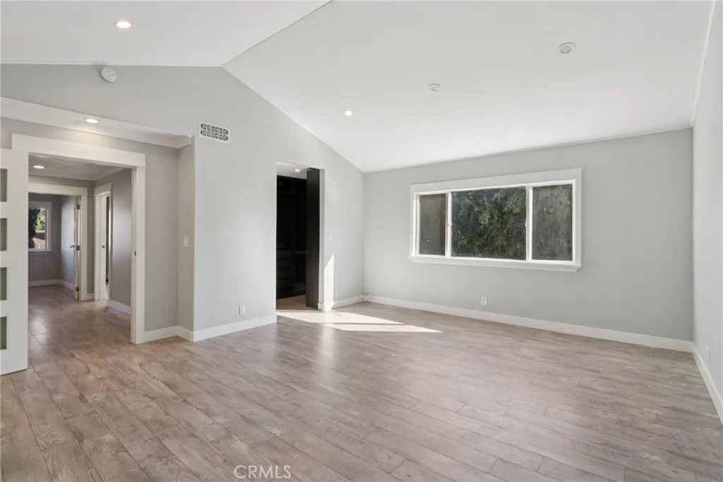 5960 Wilkinson, Valley Village, California 91607 home-pic-21