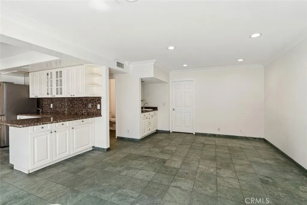5960 Wilkinson, Valley Village, California 91607 home-pic-9