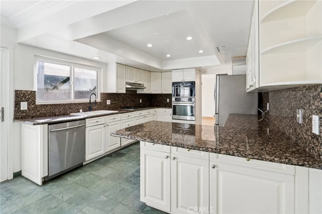 5960 Wilkinson, Valley Village, California 91607 home-pic-7