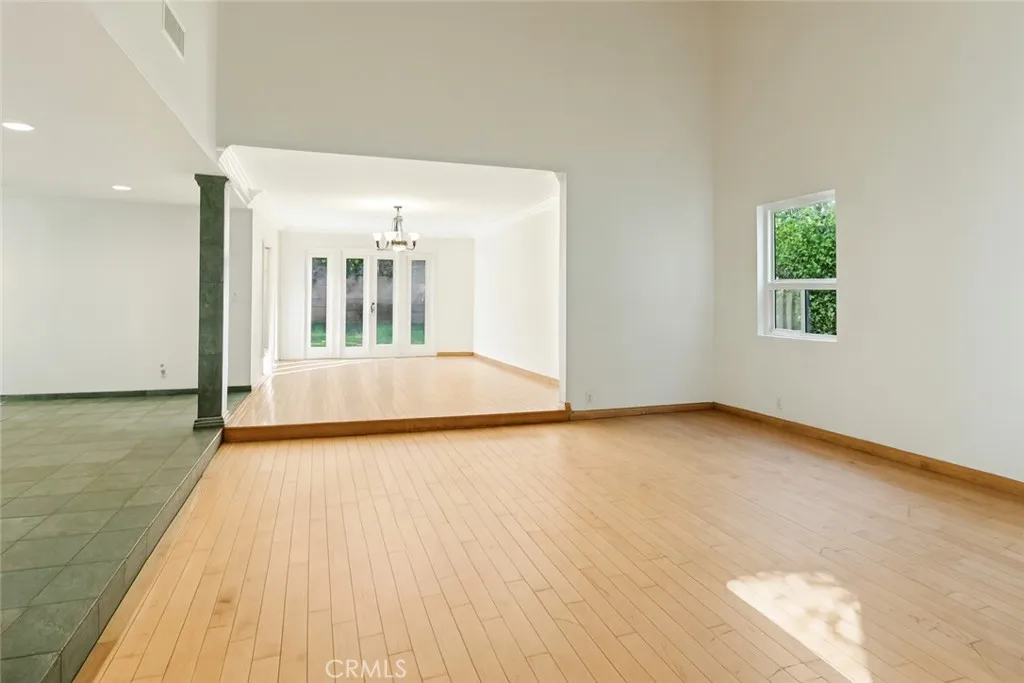 5960 Wilkinson, Valley Village, California 91607 home-pic-2