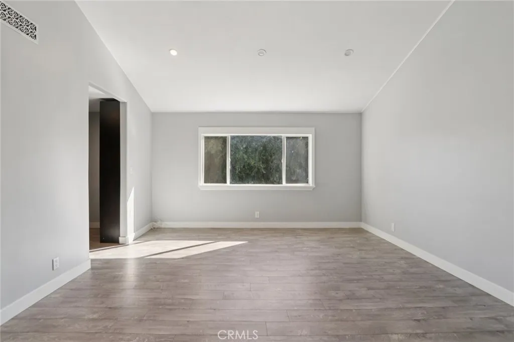 5960 Wilkinson, Valley Village, California 91607 home-pic-24
