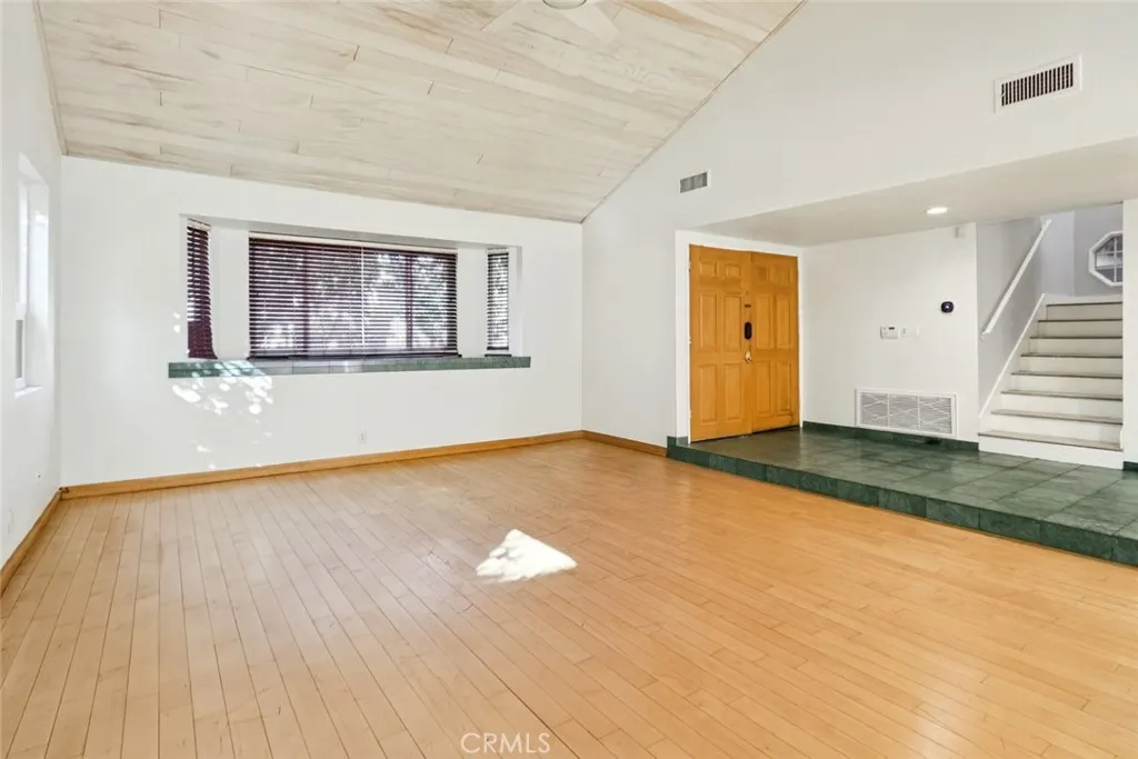 5960 Wilkinson, Valley Village, California 91607 home-pic-3