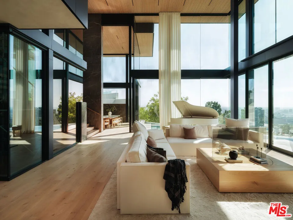 9126 Cordell Drive, Los Angeles, California 90069 home-pic-2