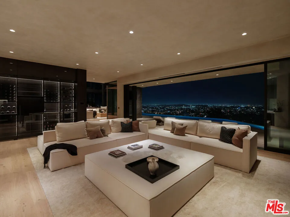 9126 Cordell Drive, Los Angeles, California 90069 home-pic-10