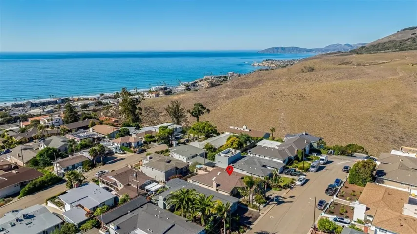 951 Fresno Avenue, Pismo Beach, California 93449