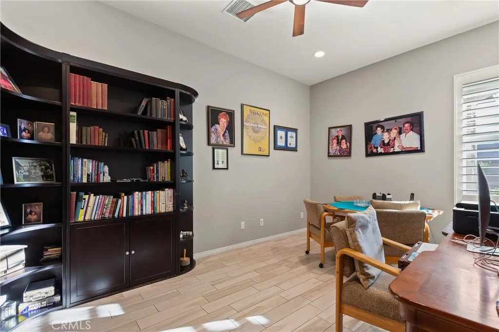 85556 Molvena Drive, Indio, California 92203 home-pic-23