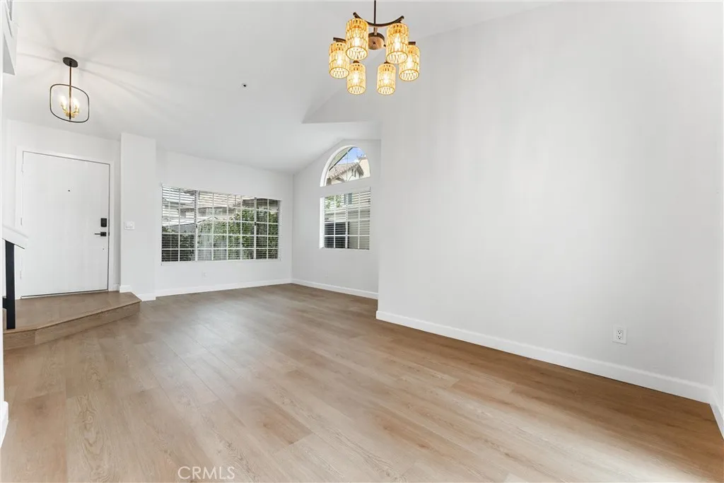 13677 Crawford Court, Fontana, California 92336 home-pic-5