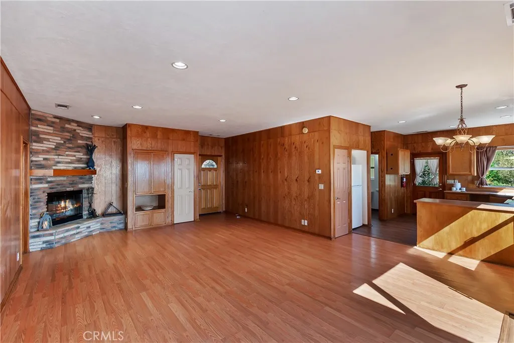 23903 Skyland Drive, Crestline, California 92325 home-pic-11